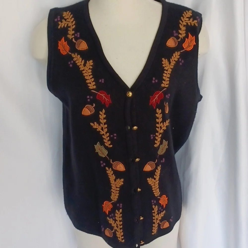 Vintage Crystal Kobe Sz M Fall Sweater Vest Black Acorn Leaves Embroidered - Picture 1 of 6